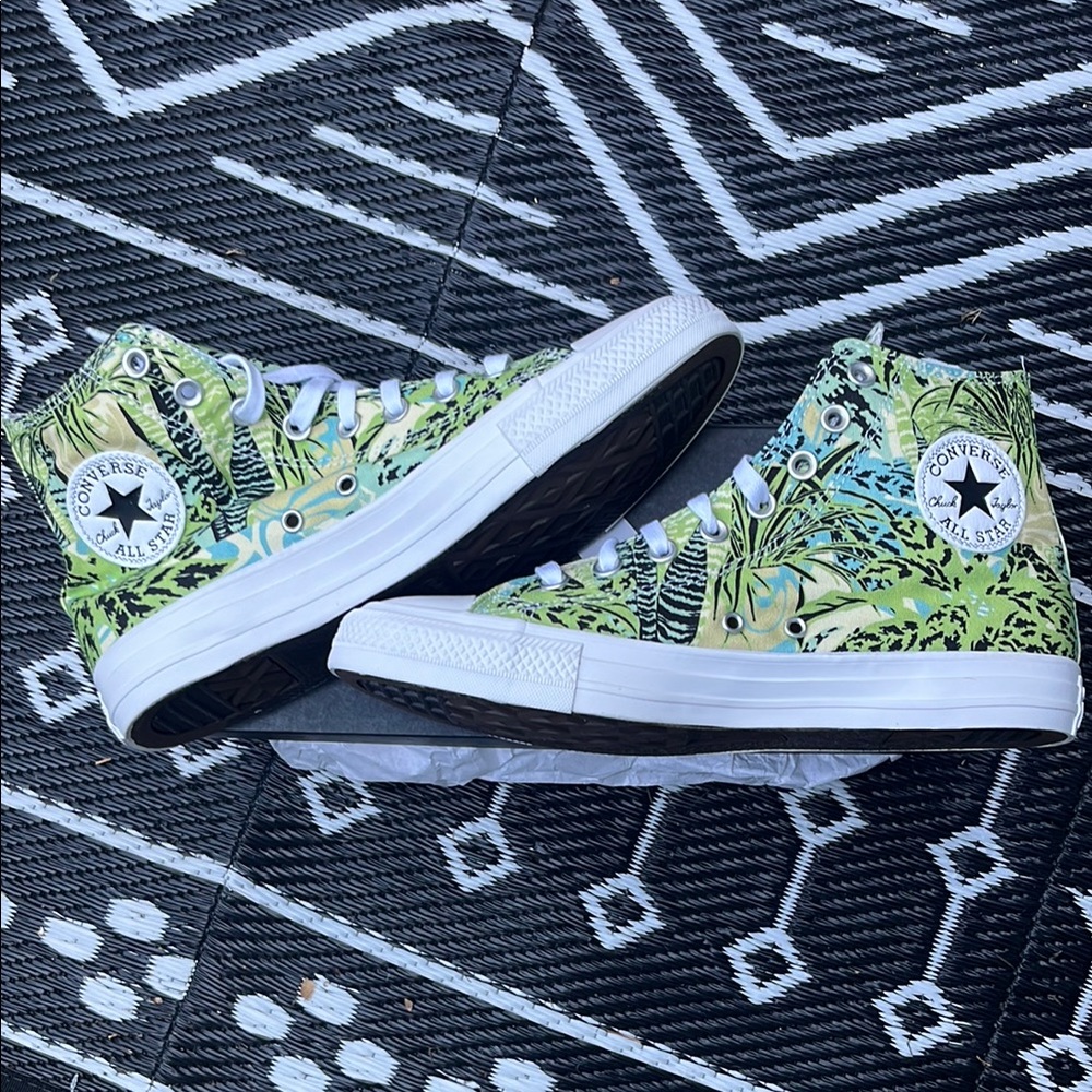 NIB Converse High-Tops with Green Tropical Design Womens Sz. 10